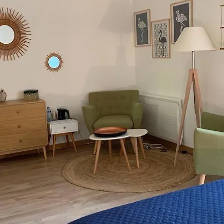 Oda ve Kahvaltı Le Chai De 3*