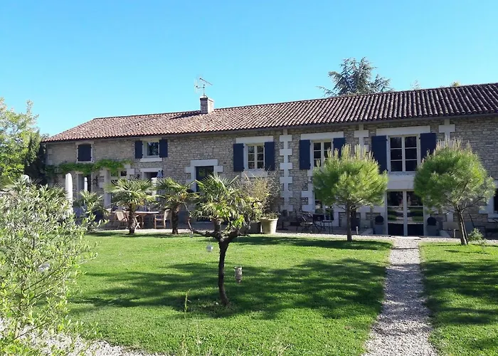 Le Chai De Alojamento de Acomodação e Pequeno-almoço 3*