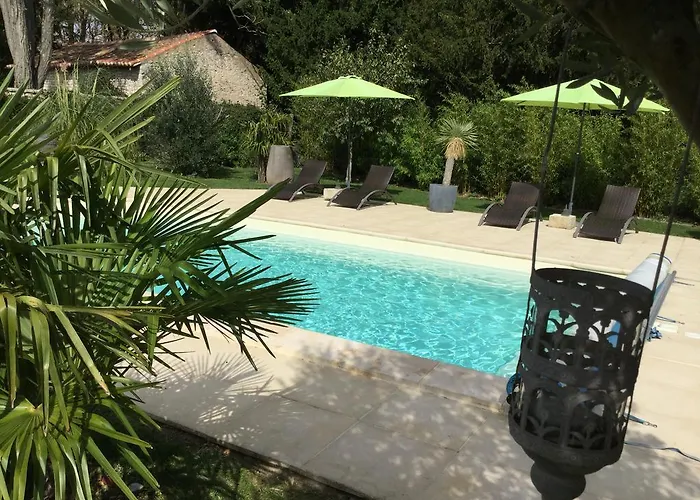 Le Chai De Alojamento de Acomodação e Pequeno-almoço 3*