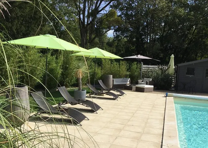 Alojamento de Acomodação e Pequeno-almoço Le Chai De 3*