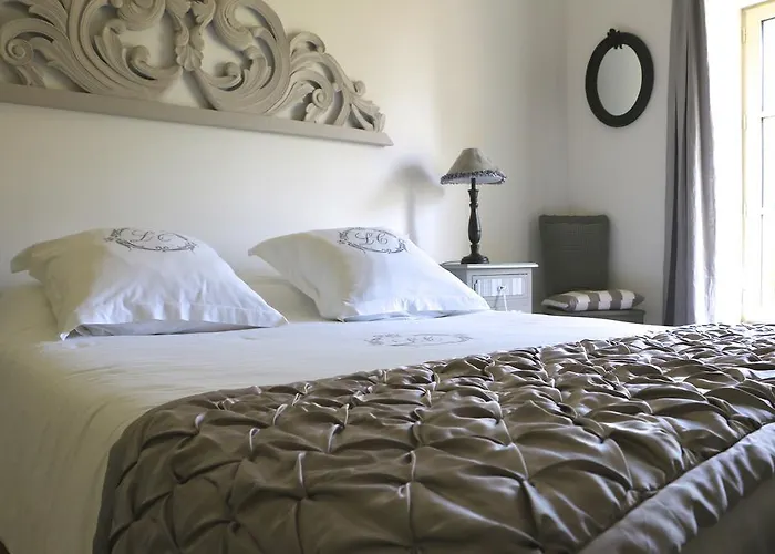 Le Chai De Alojamento de Acomodação e Pequeno-almoço 3*