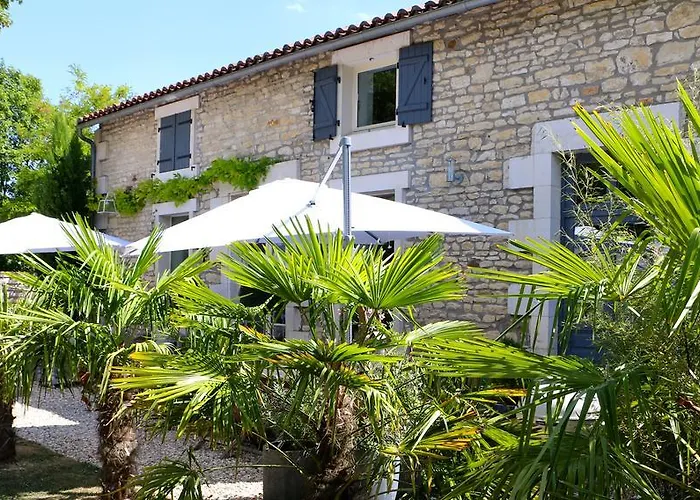 Alojamento de Acomodação e Pequeno-almoço Le Chai De 3*