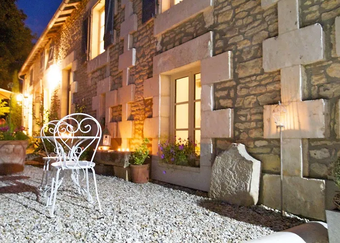 Alojamento de Acomodação e Pequeno-almoço Le Chai De 3*