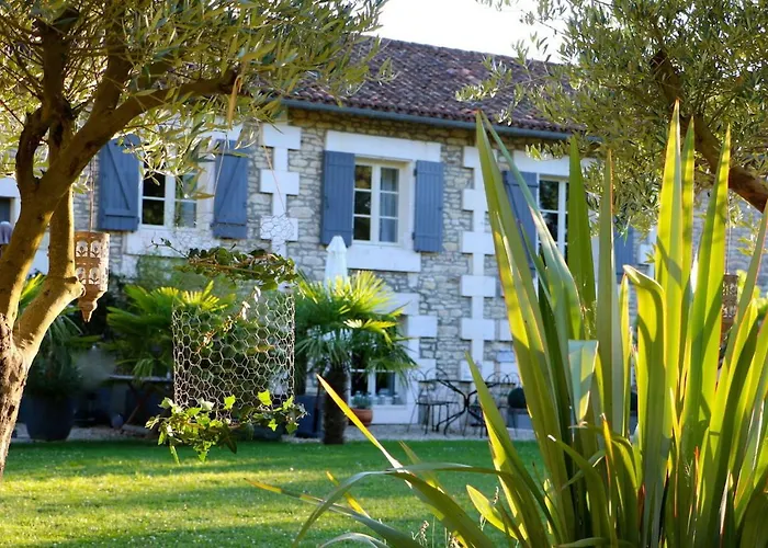 Le Chai De Alojamento de Acomodação e Pequeno-almoço 3*